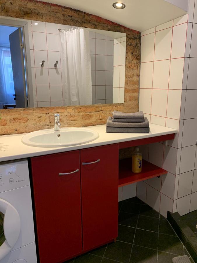 Old Studio Apartment Vilnius Luaran gambar